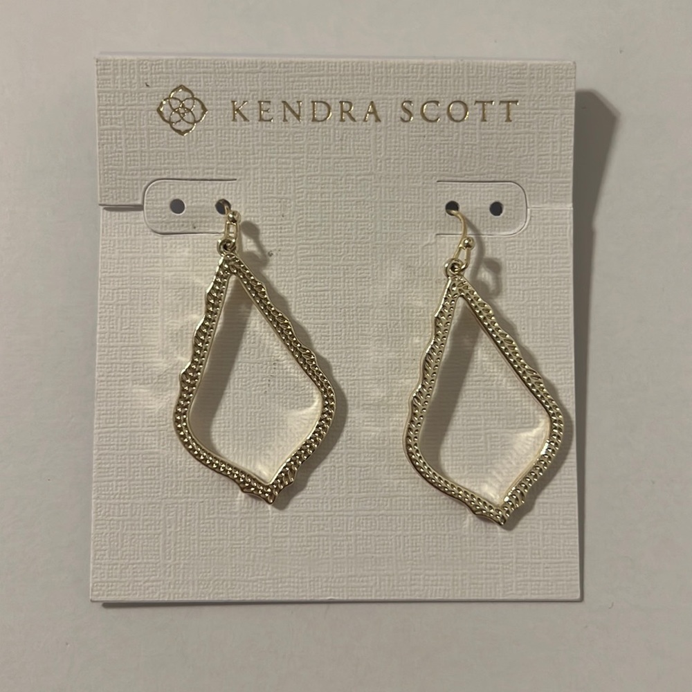 Kendra Scott drop earrings